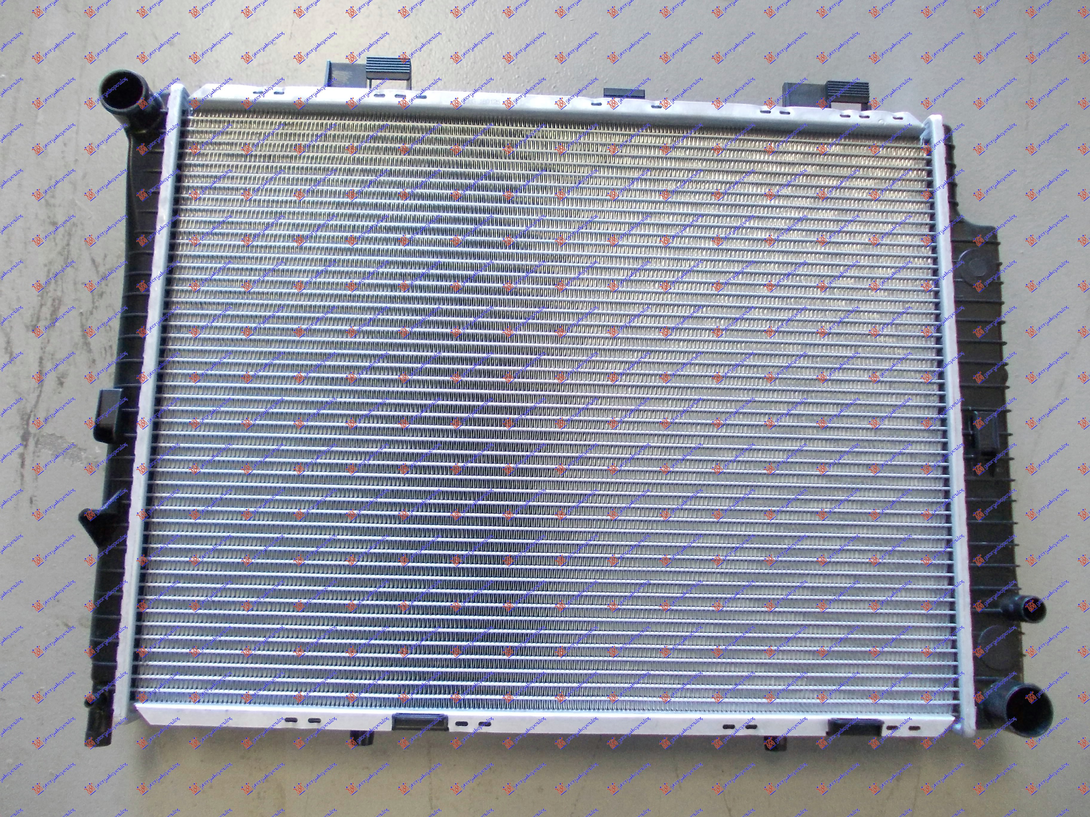 Radiator, engine cooling Aftermarket 018706360